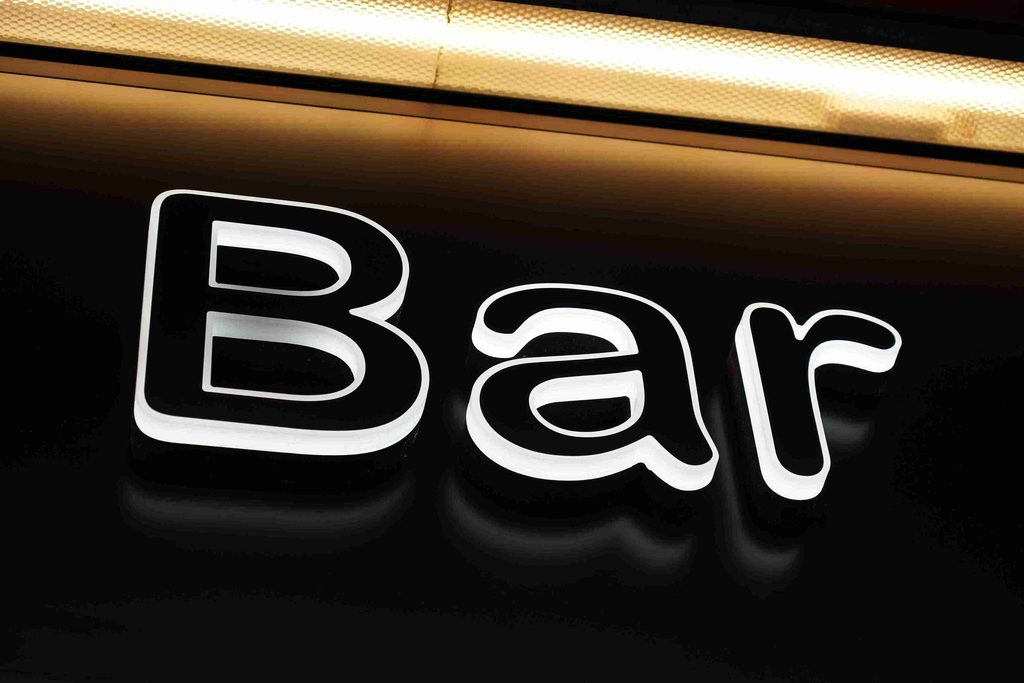 Image illustrating what Lighting Options Work for Sign Trays